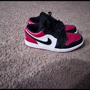 Women Air Jordan Lows Women’s size 9